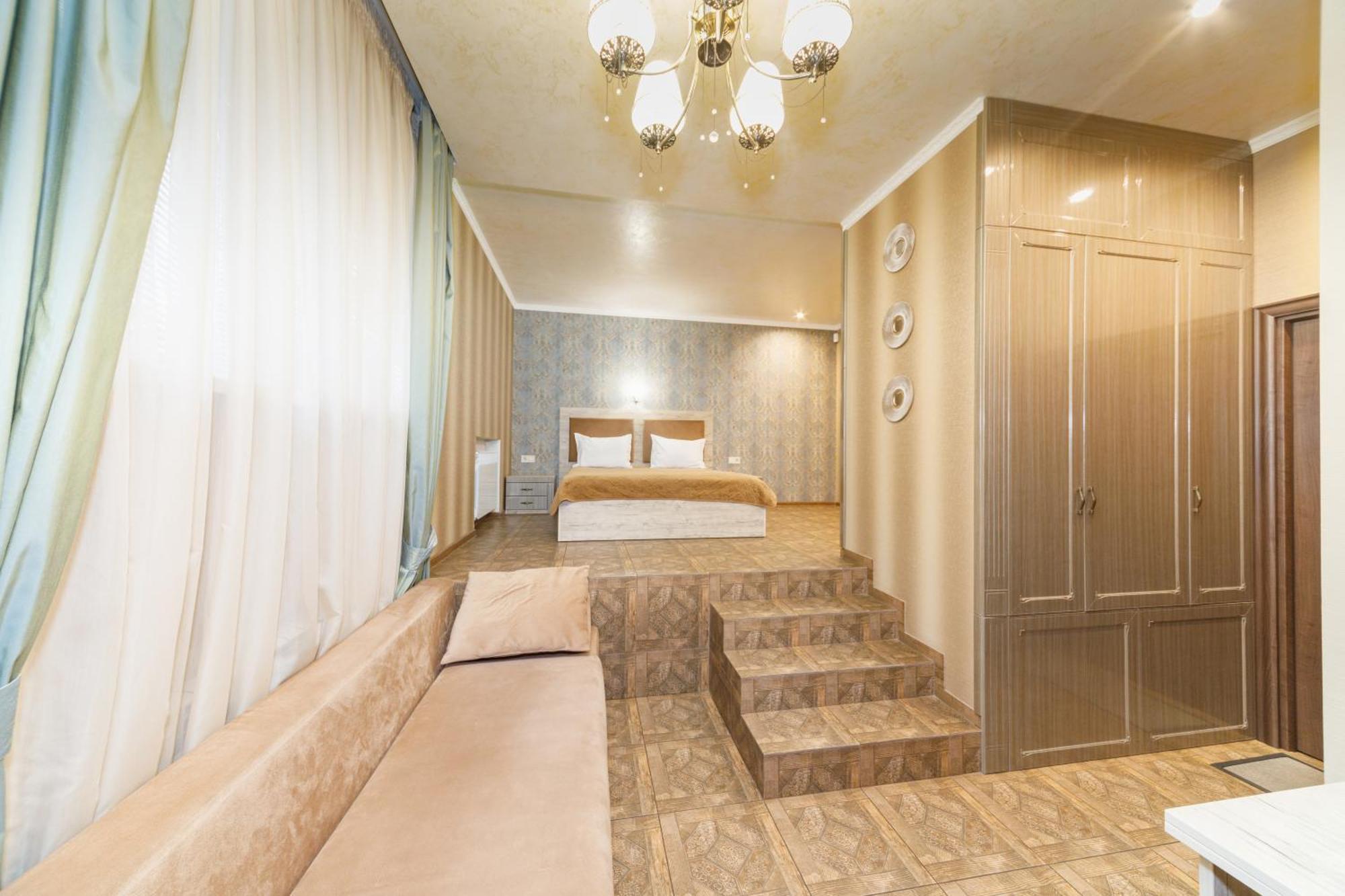 L.O.Y Family Hotel Dnepropetrovsk Exterior foto