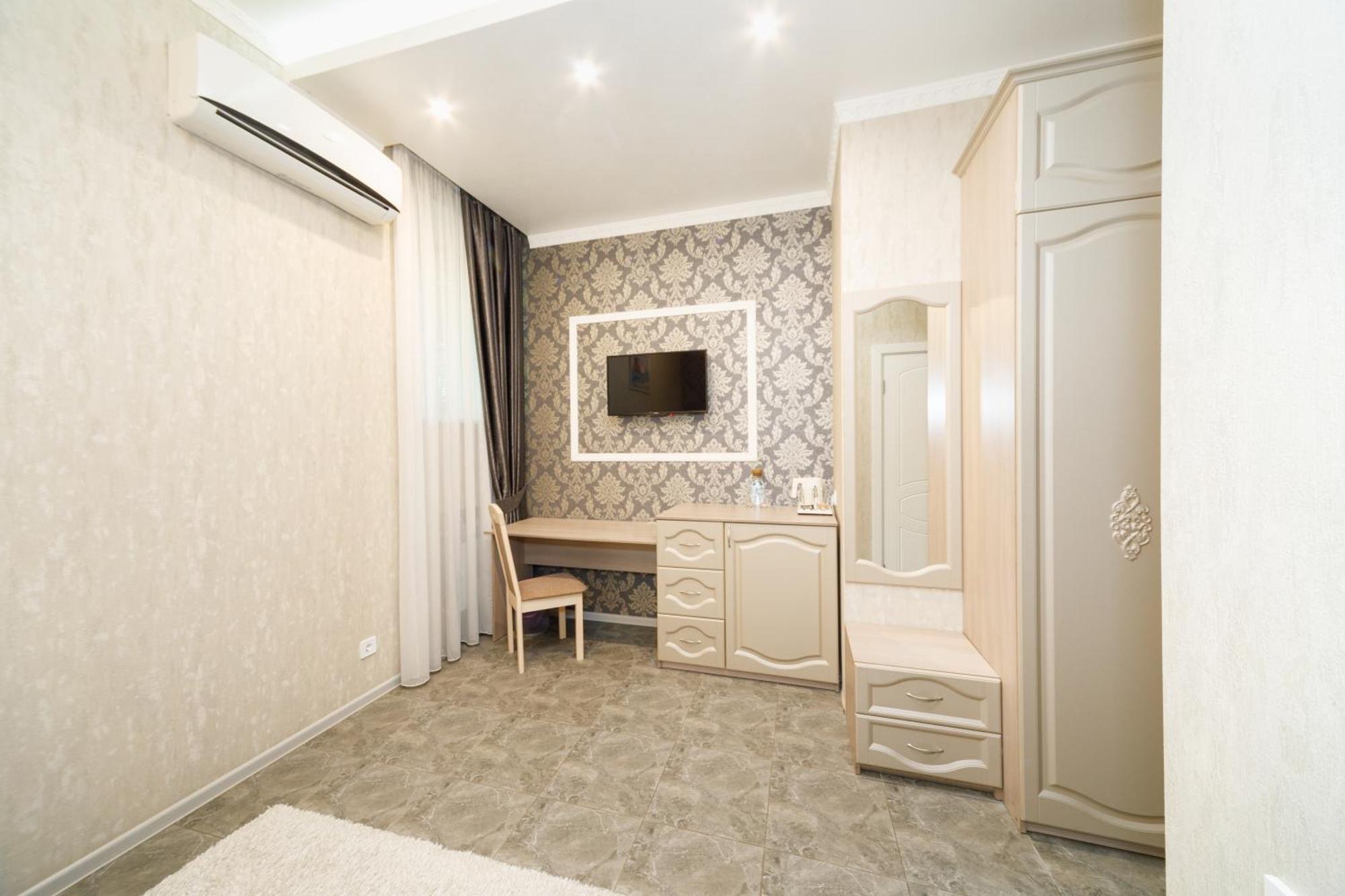 L.O.Y Family Hotel Dnepropetrovsk Exterior foto