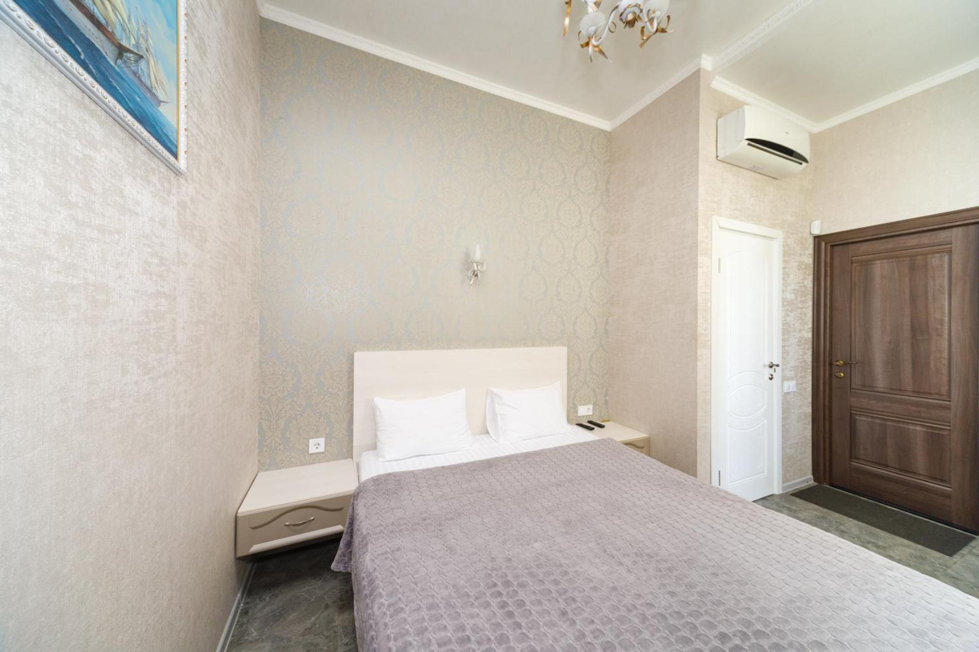 L.O.Y Family Hotel Dnepropetrovsk Exterior foto