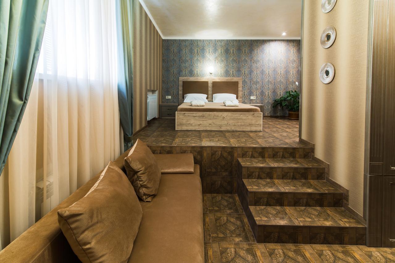 L.O.Y Family Hotel Dnepropetrovsk Exterior foto