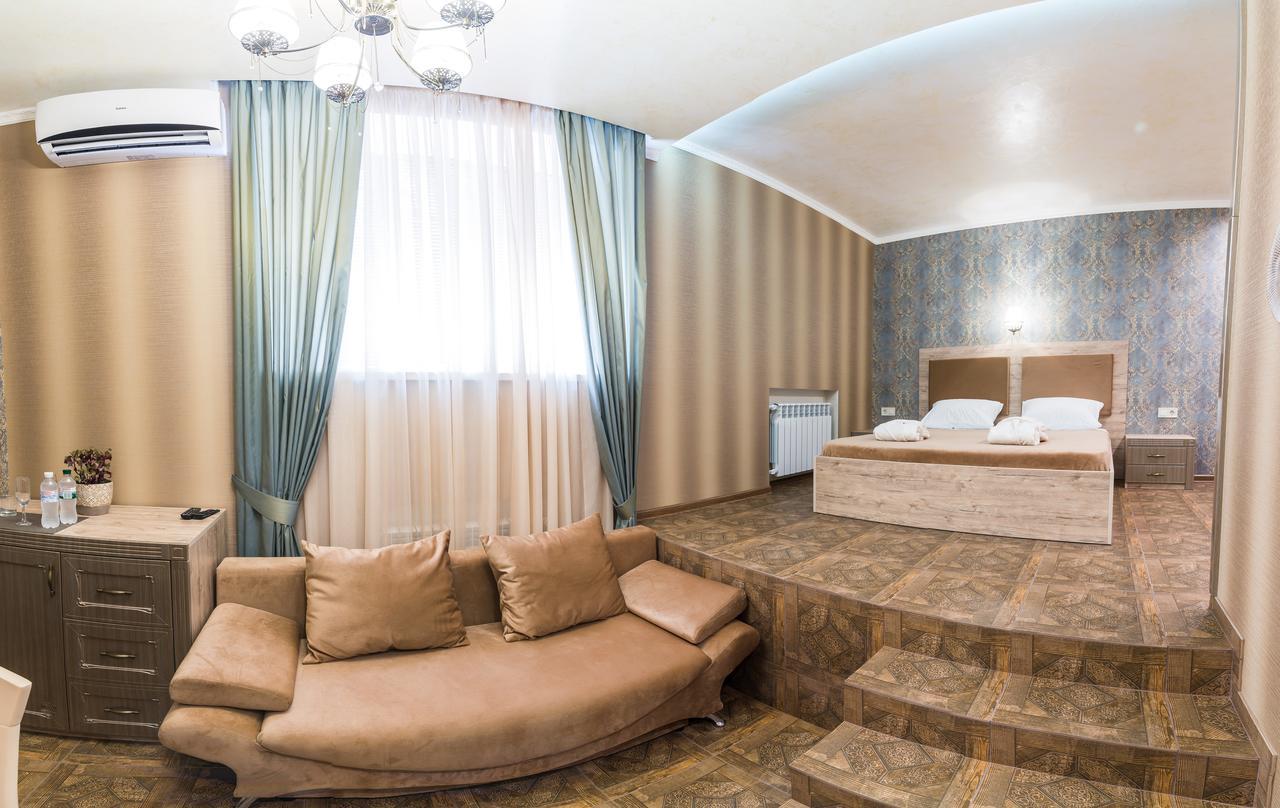 L.O.Y Family Hotel Dnepropetrovsk Exterior foto