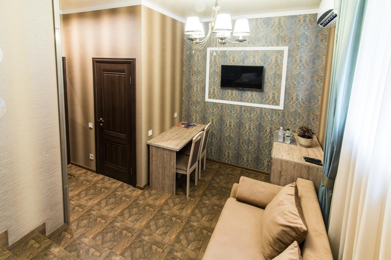 L.O.Y Family Hotel Dnepropetrovsk Exterior foto
