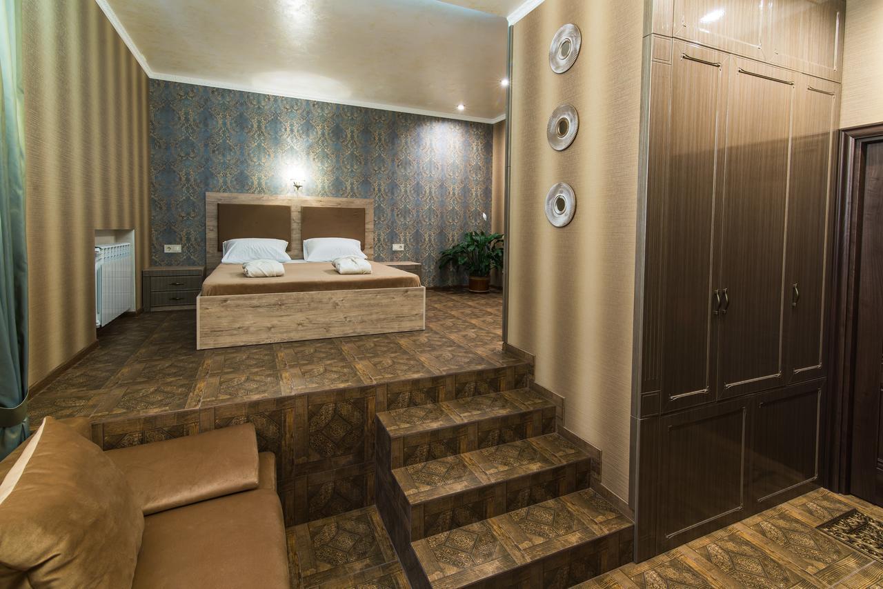 L.O.Y Family Hotel Dnepropetrovsk Exterior foto